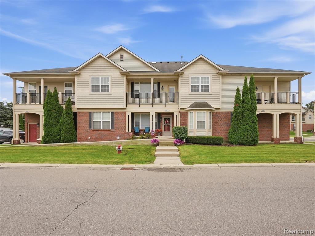 Property photo for 5750 Flagstaff Pines Drive, Shelby Twp, MI 48317