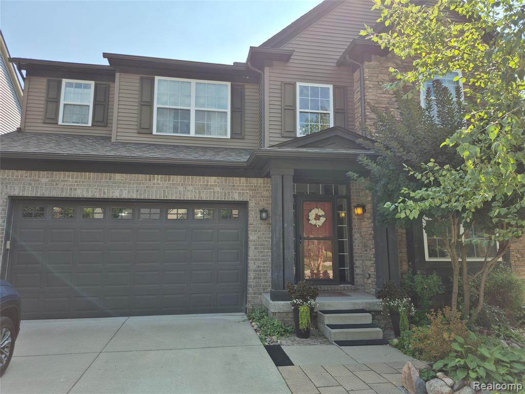 Property photo for 4976 W Stonegate Circle, Lake Orion, MI
