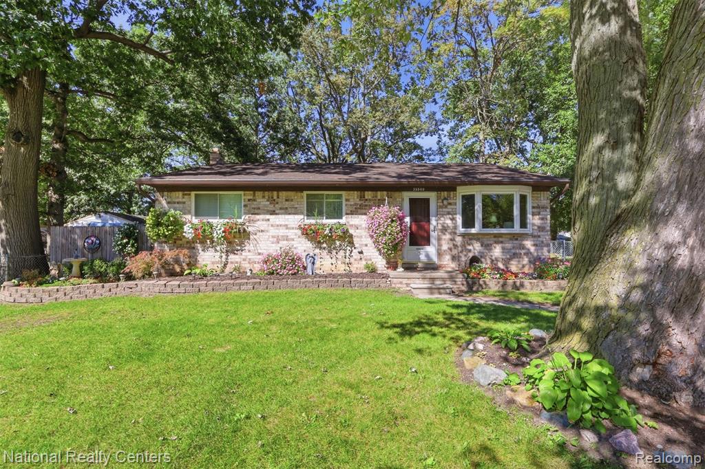 Property photo for 35560 Manila Avenue, Westland, MI 48186