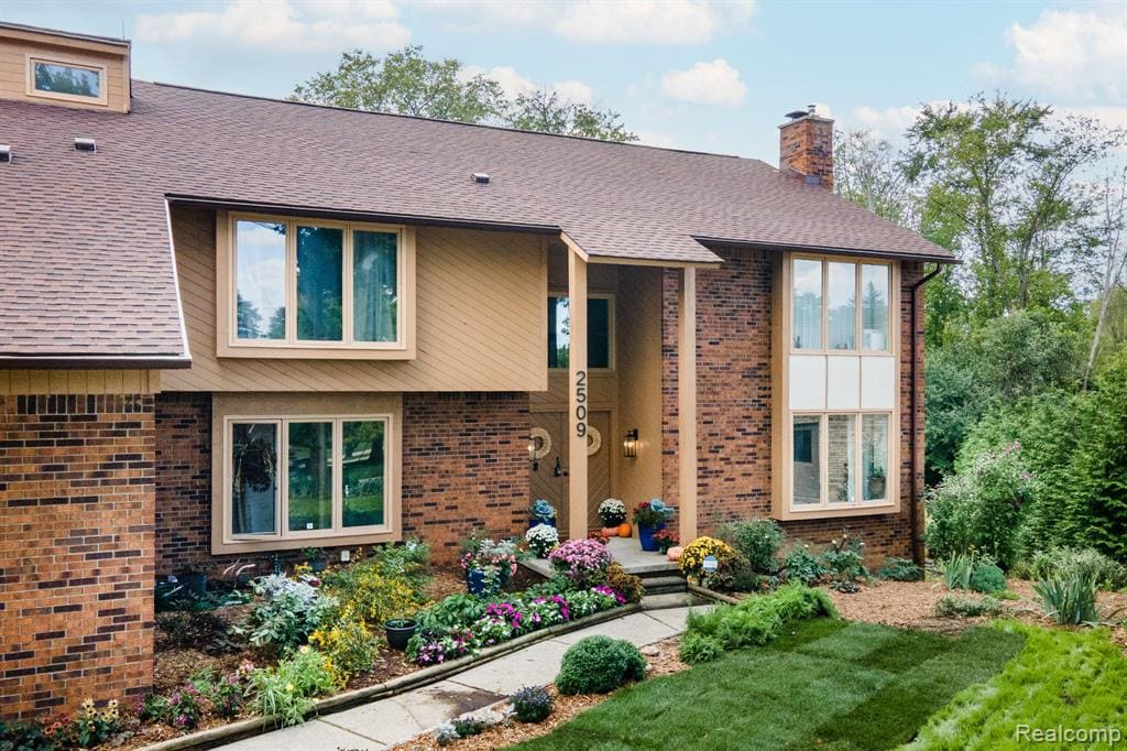 Property photo for 2509 Munster Road, Rochester Hills, MI 48309