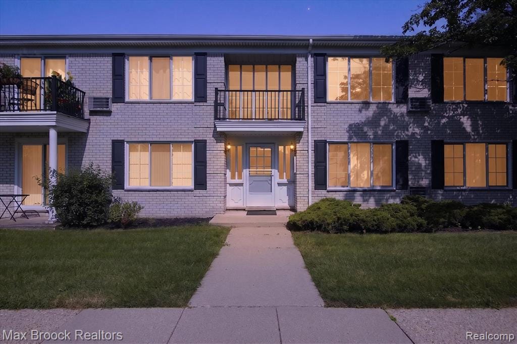 Property photo for 100 W Hickory Grove Road, Bloomfield Hills, MI 48304