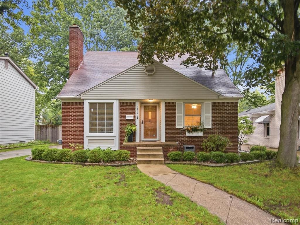 Property photo for 3250 Warick Road, Royal Oak, MI 48073