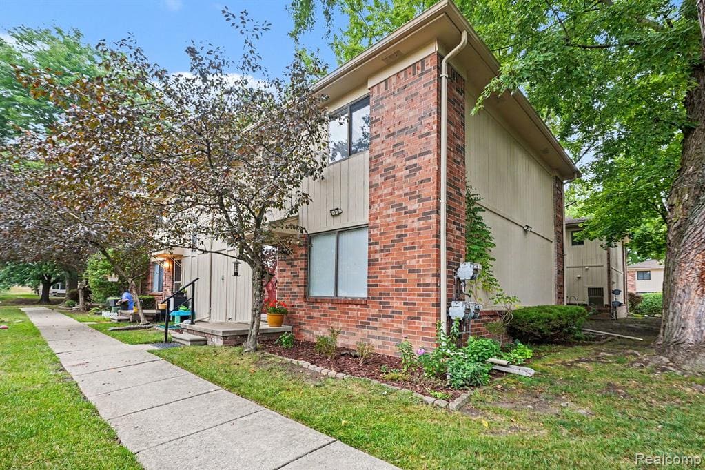 Property photo for 40861 Highpointe Drive, Clinton Twp, MI 48038