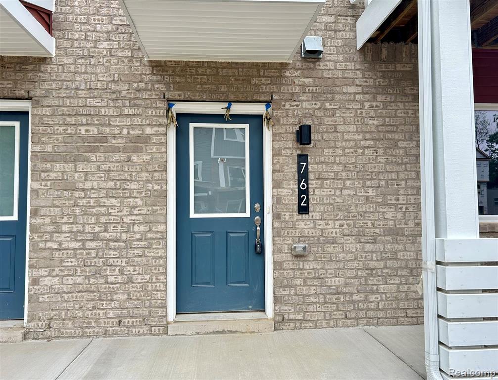 Property photo for 762 Huntley Lane, Troy, MI 48085