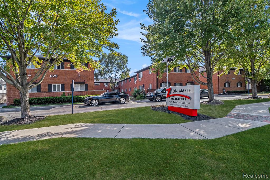 Property photo for 649 Maple Road, Clawson, MI