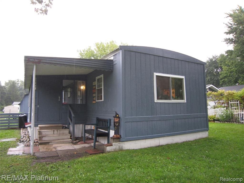 Property photo for 5727 Maunee Drive, Howell, MI 48843