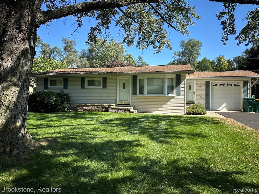 Property photo for 13185 Lakeview Drive, Van Buren Twp, MI 48111