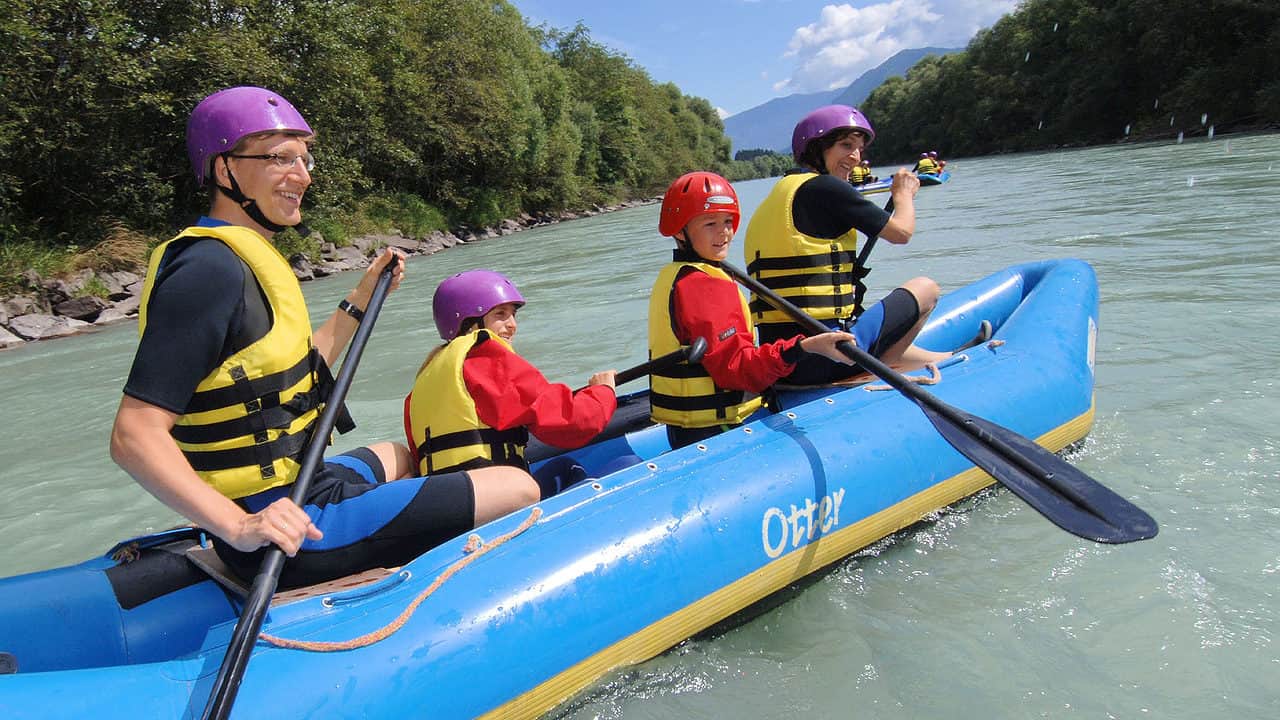 Schlauchkanadier-Tour-Drau-Urlaub-Familie