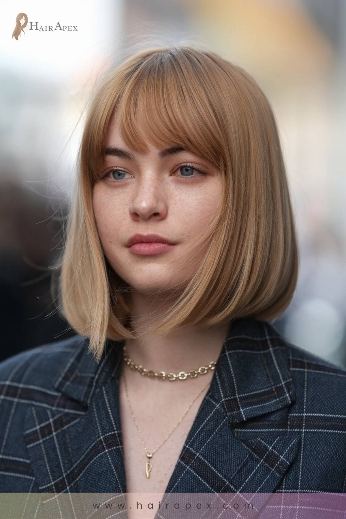 25 Sleek And Straight Bob