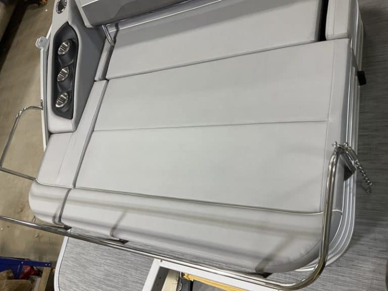 High-quality medical hospital bed with adjustable features for patient comfort. Ideal for healthcare facilities.