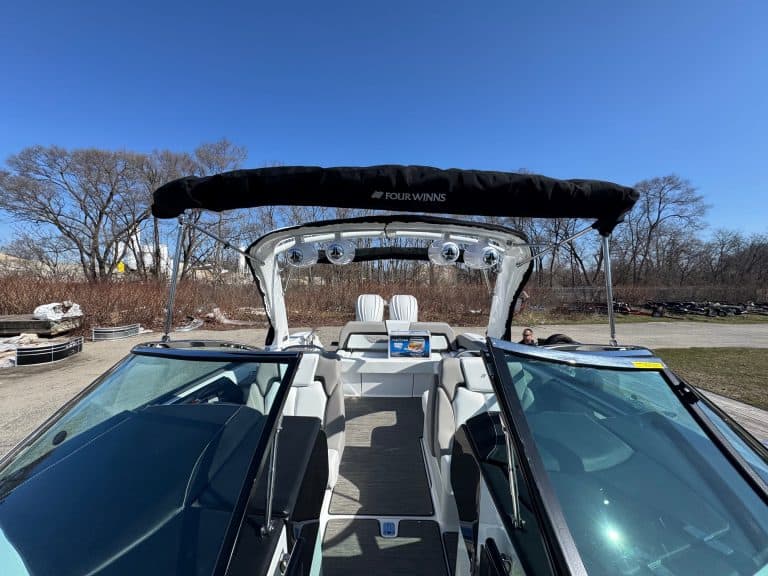Modern Four Winns H290 boat displayed at Hall's Sport Center dealership.