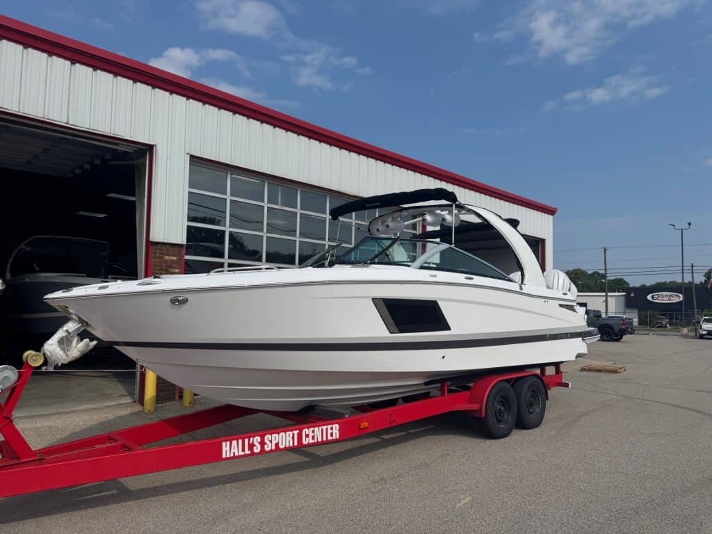 High-performance 2025 Four Winns H290 yacht at Hall's Sport Center.