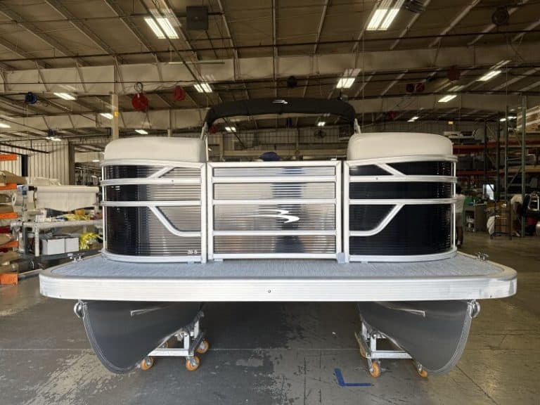 Pontoon boat at Hall's Sport Center, ideal for family and leisure boating.