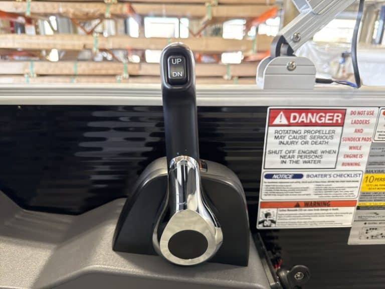 Up and down throttle control on a Bennington 20SL S1 boat.