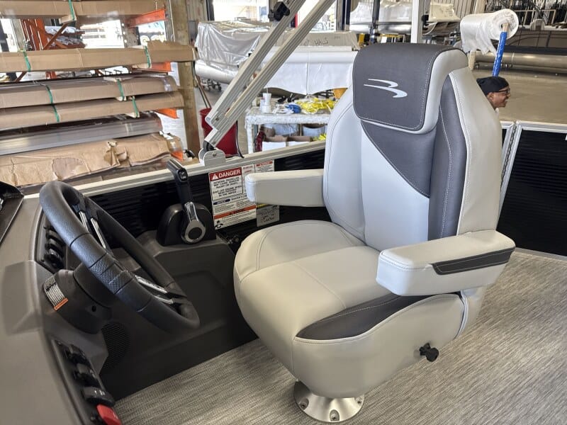 High-quality Bennington 20SL S1 pontoon boat seat at Hall's Sport Center. Perfect for boating enthus.
