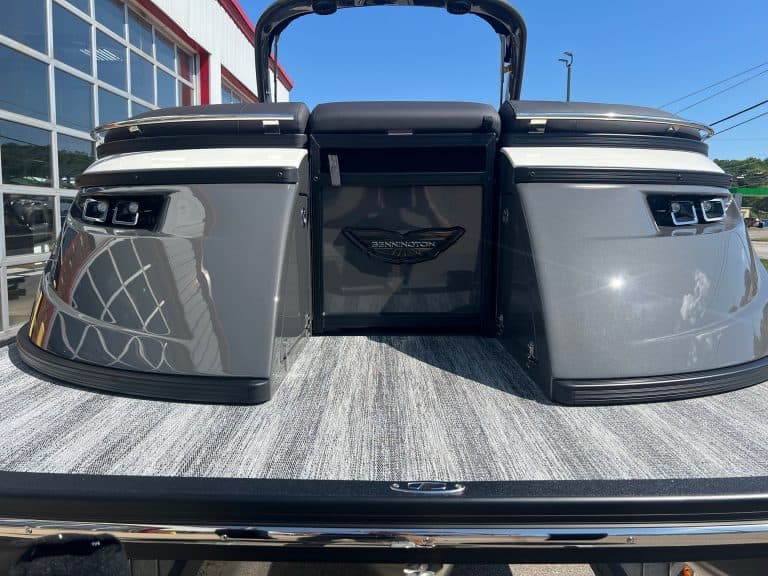 High-quality Bennington 25 QFBA pontoon boat displayed at Hall's Sport Center. Perfect for family fu.