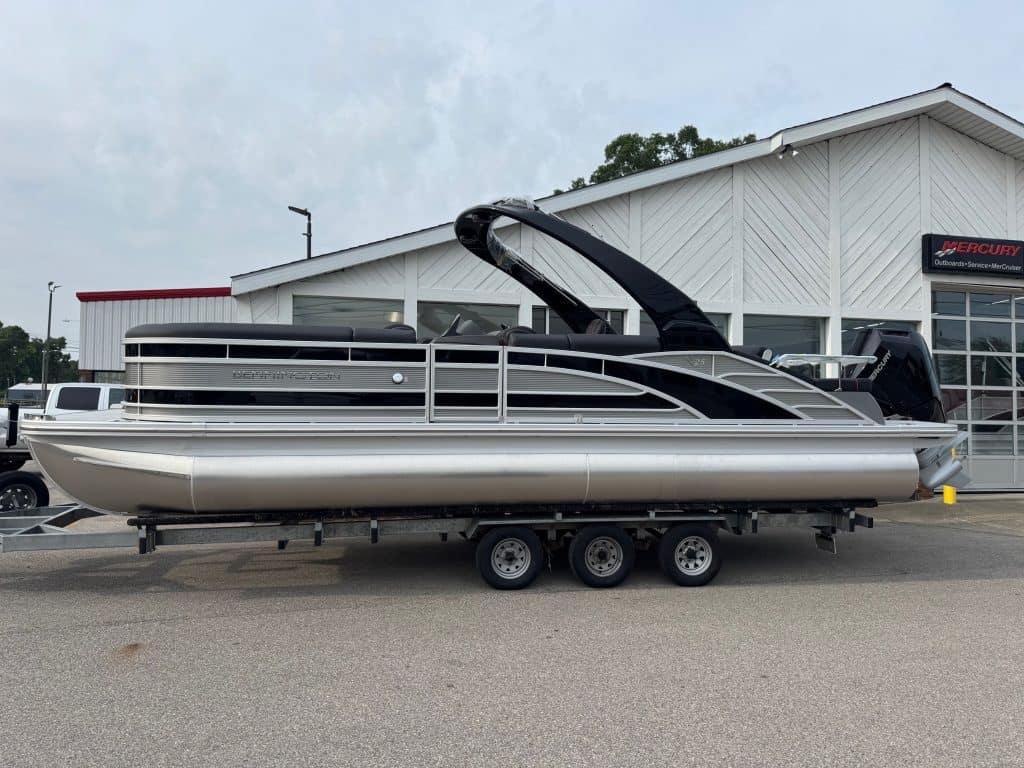 Bennington 25 RSBA pontoon boat at Hall's Sport Center dealership.