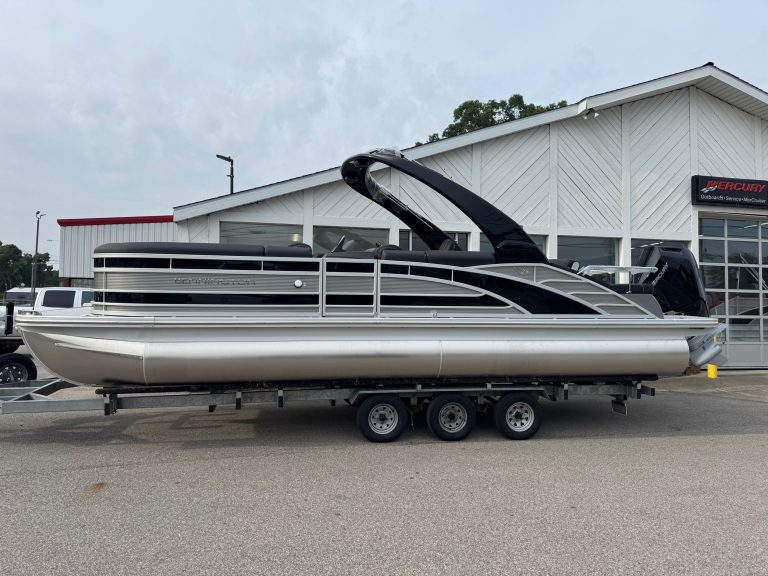 Bennington 25 RSBA pontoon boat at Hall's Sport Center dealership.