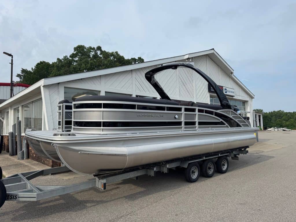 Bennington 25 RSBA pontoon boat at Hall's Sport Center dealership.