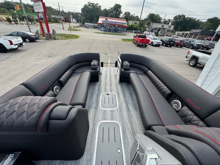 Luxury Bennington 25 RSBA pontoon boat with premium seating and modern features.
