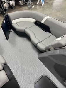 Luxury boat seating for 2026 EVOTTI 521CS model.