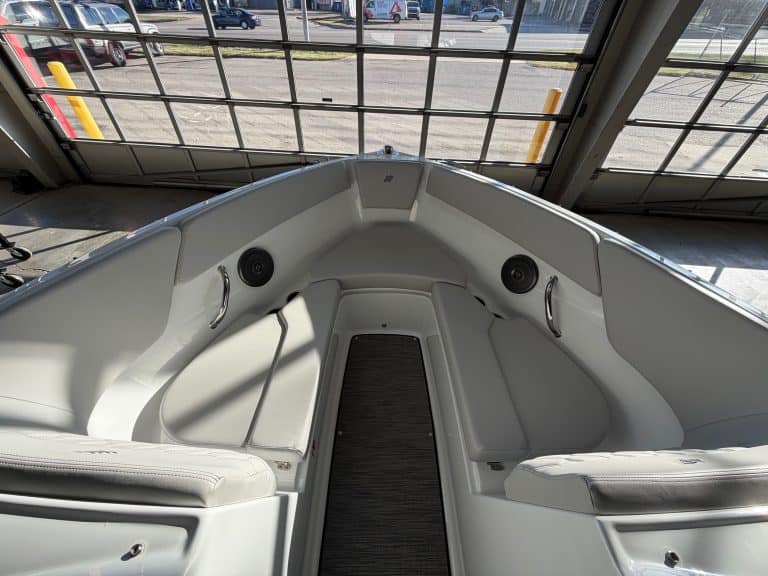 Four Winns H1 Freedom boat at Hall's Sport Center.