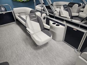 Bennington 22 SSR pontoon boat seats with comfortable cushioning and cup holders.