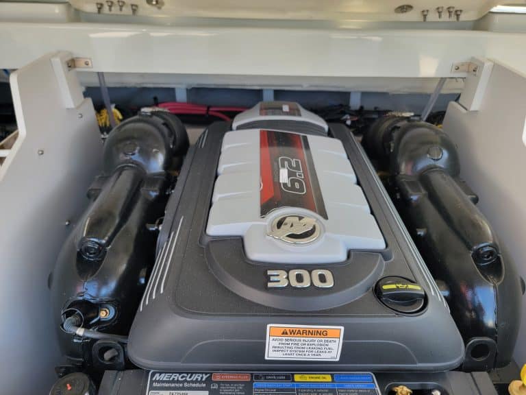 High-performance Mercury 300 HP engine for Crownline 240 SS.
