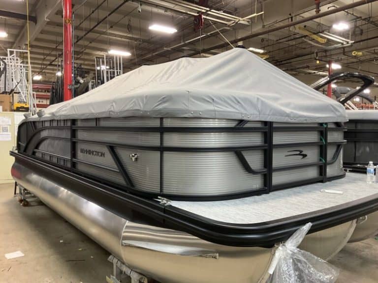 New Bennington 22 S1SB pontoon boat at Hall's Sport Center showroom.