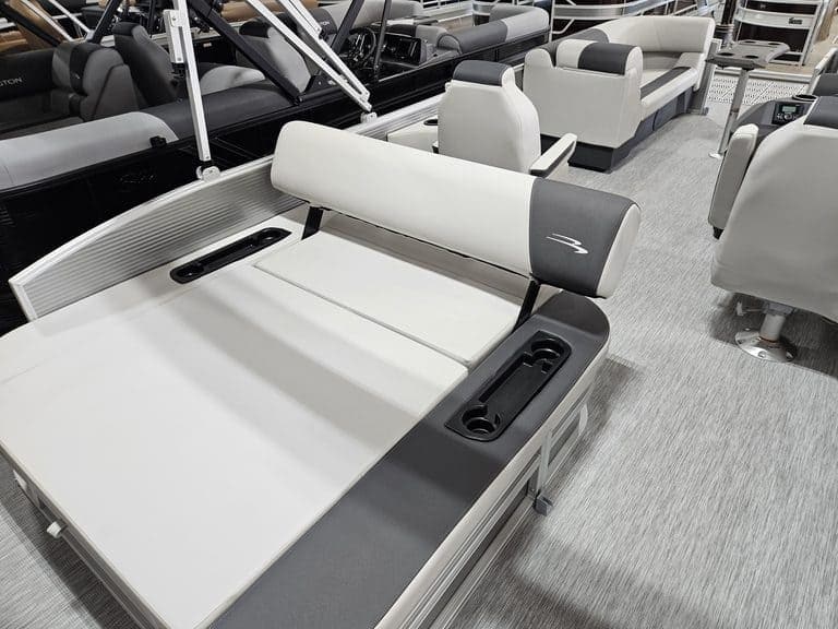 Bennington 22 S1-SSB pontoon boat displayed at Hall's Sport Center.