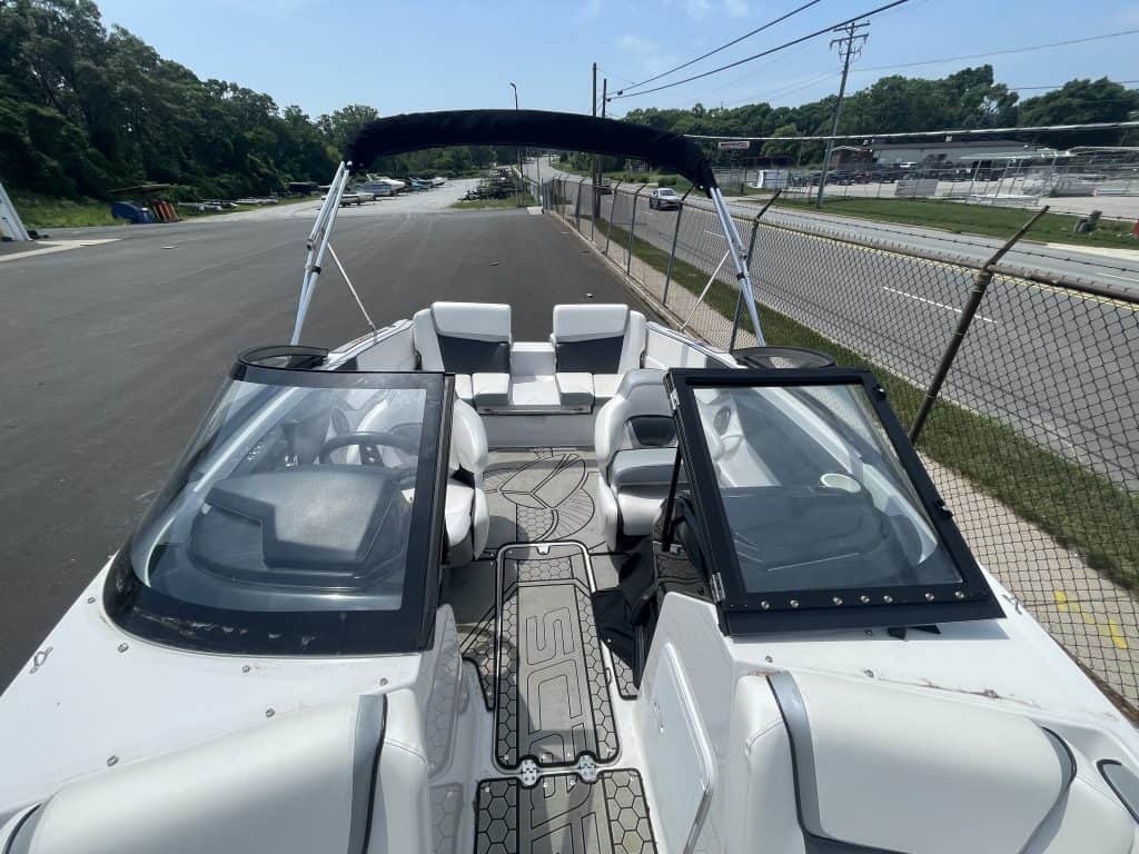 2018 Scarab 195 G speedboat at Hall's Sport Center.