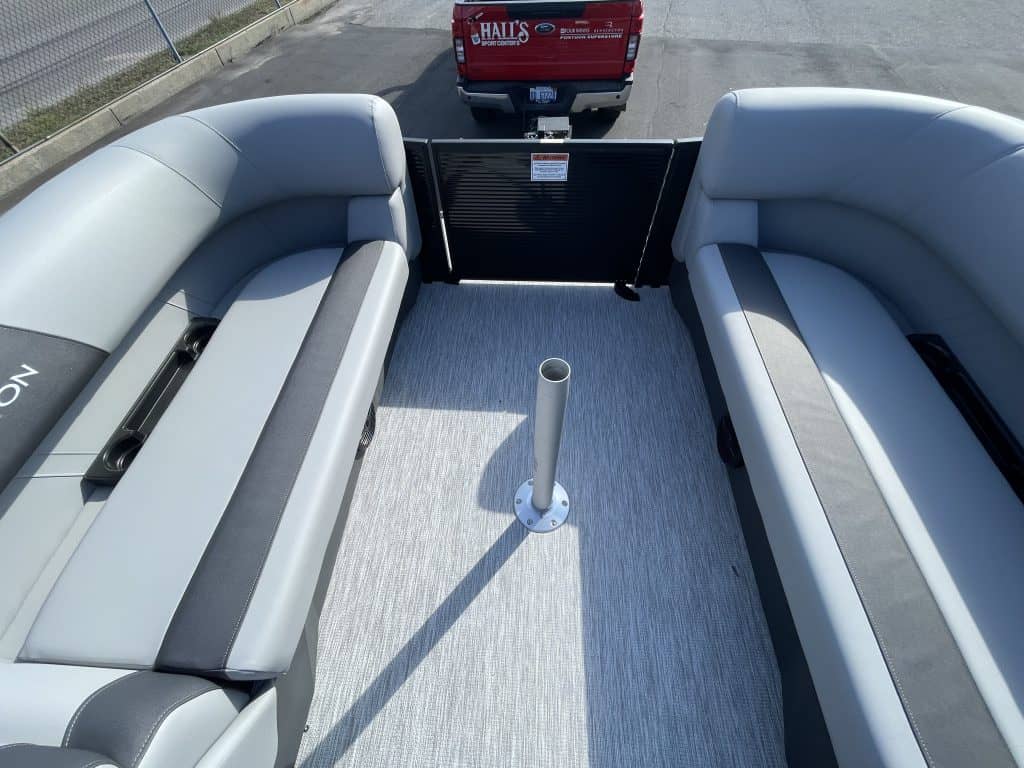 View of Bennington 22S1 SSR pontoon boat with seating and central pole.