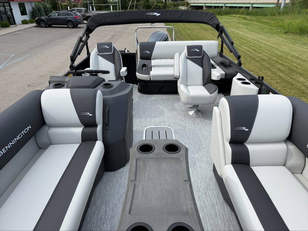 Bennington 22 S1SB pontoon boat with seating and steering console.