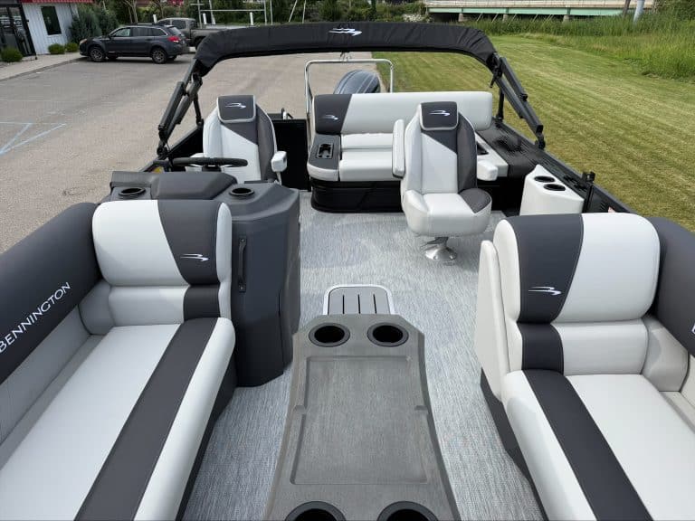 Bennington 22 S1SB pontoon boat with seating and steering console.