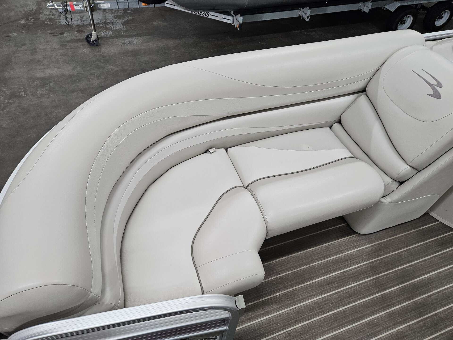 Luxury white boat seating for Bennington 2250 GPD model.