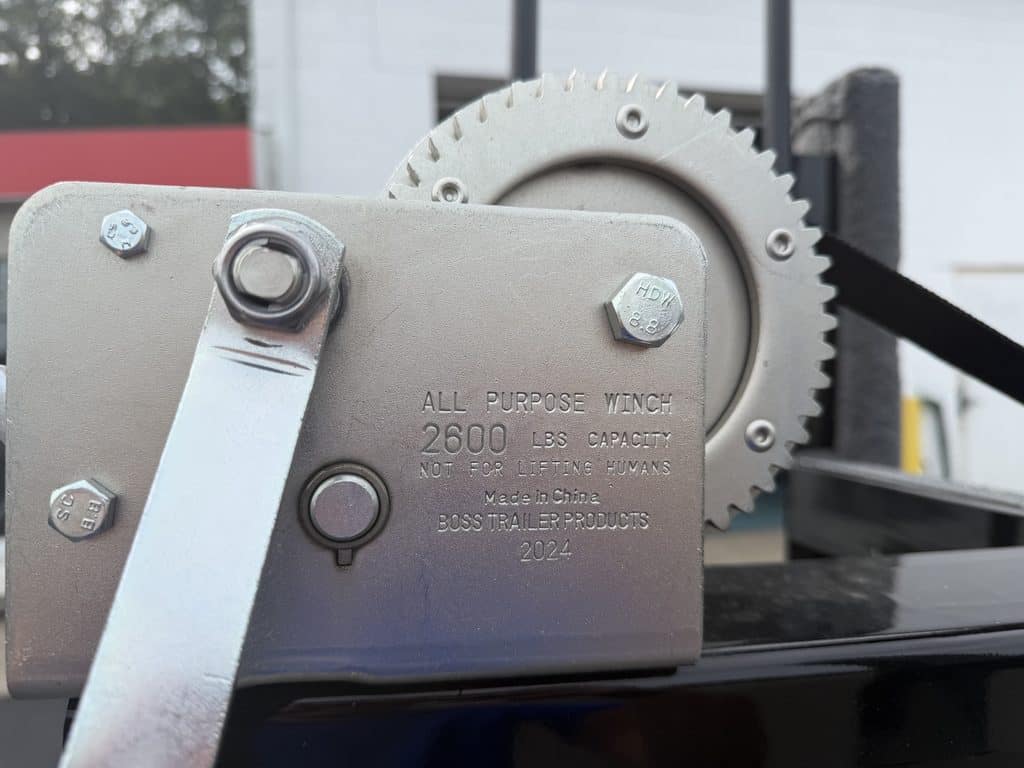 All-purpose 2500 lbs winch for trailer lifting and recovery.
