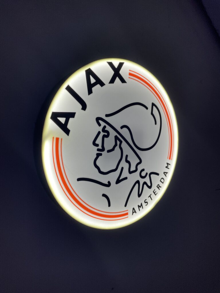 Ajax Amsterdam LED-Lampe mit Logo – Fanartikel & Wanddeko Geschenk