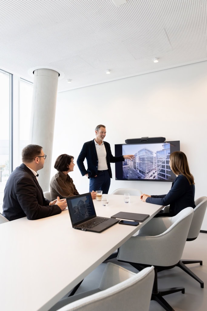 Corporate Fotografie für den Bereich Investor Relations für Schüco: Meetings und Beratungssituationen