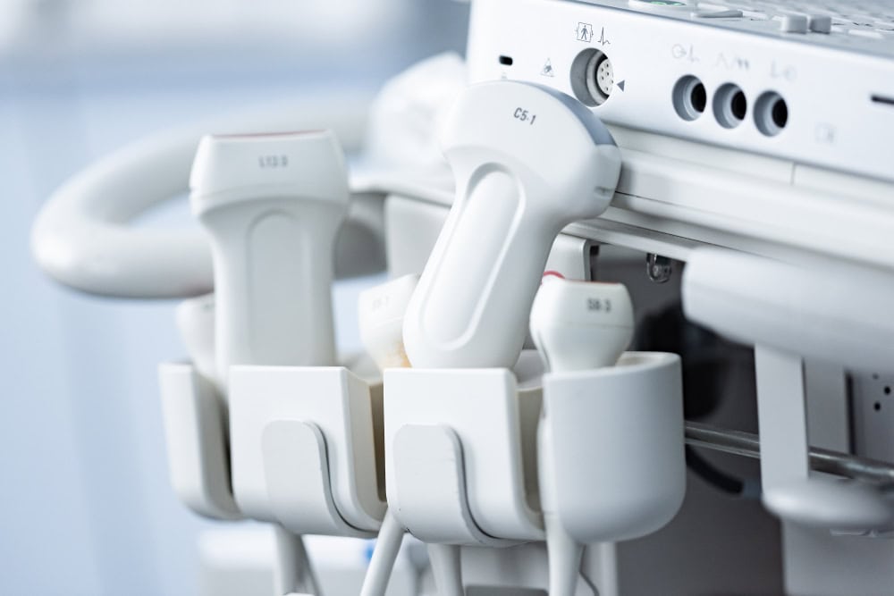 Jede Ultraschall-Sonde hat einen speziellen Anwendungsbereich Verschiedene Sondentypen für ein medizinisches Ultraschallgerät.