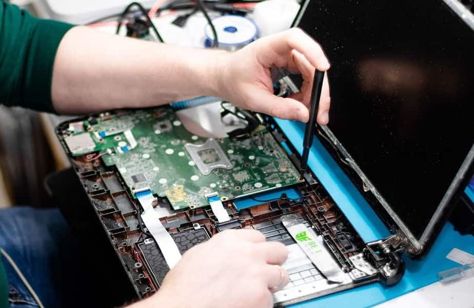How much does it cost to repair a laptop screen?