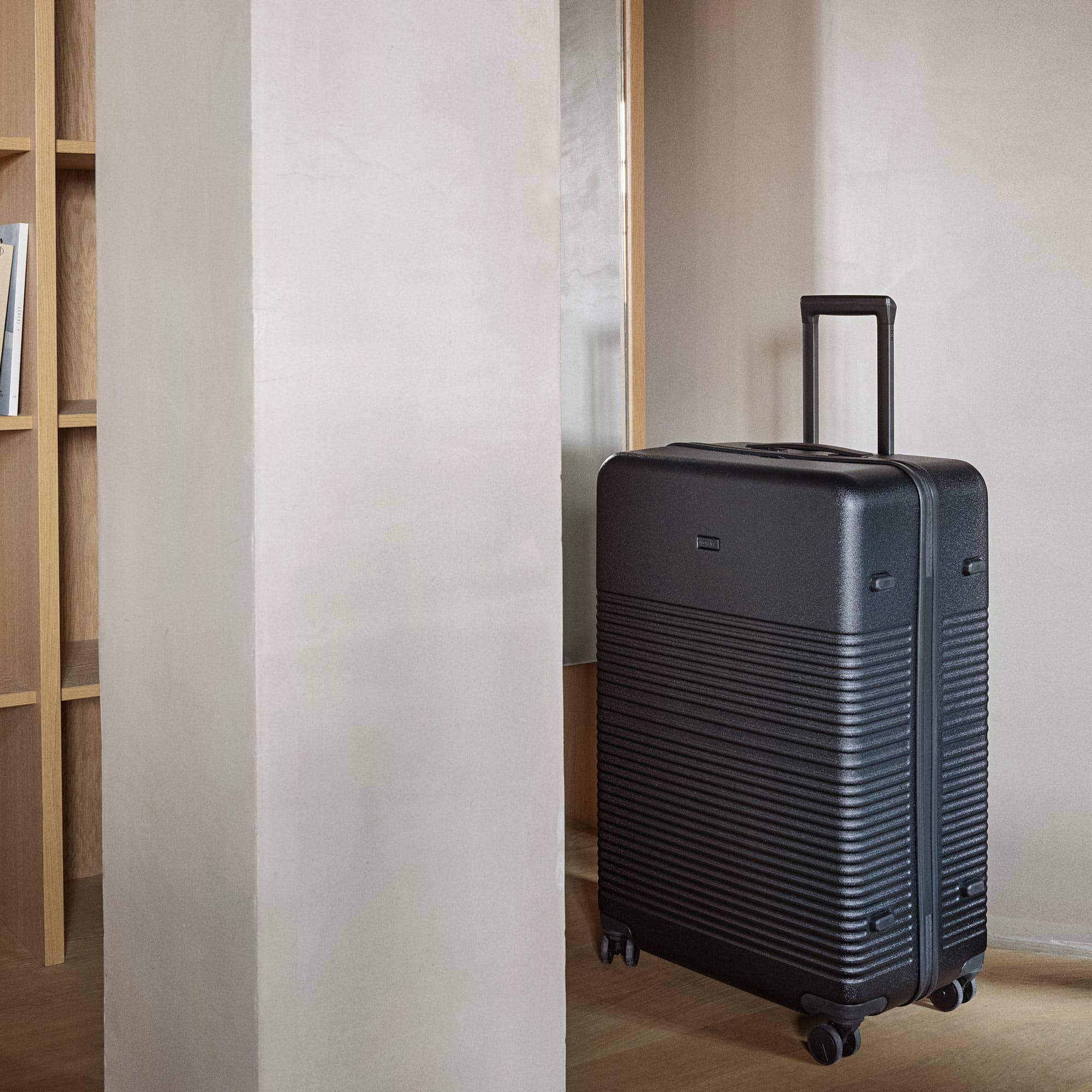 Check-in luggage black