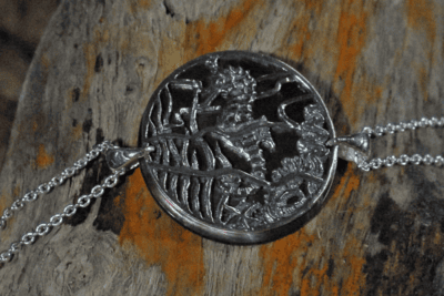 _DBM9875bis Bracelet médaillon hippocampe sur nacre
