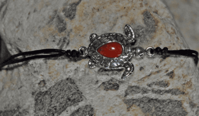 _DBM9899bis Bracelet en argent représentant une tortue marine, symbole de protection et de sagesse.