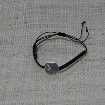 bt12616bis Un bracelet artisanal évoque l'esprit d'aventure marine, parfait pour les passionnés de plongée et d'exploration océanique.