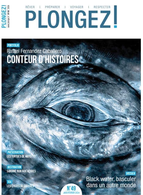 Explorez les mystères de la plongée nocturne avec le dossier "Black water", une immersion fascinante dans l'inconnu océani...