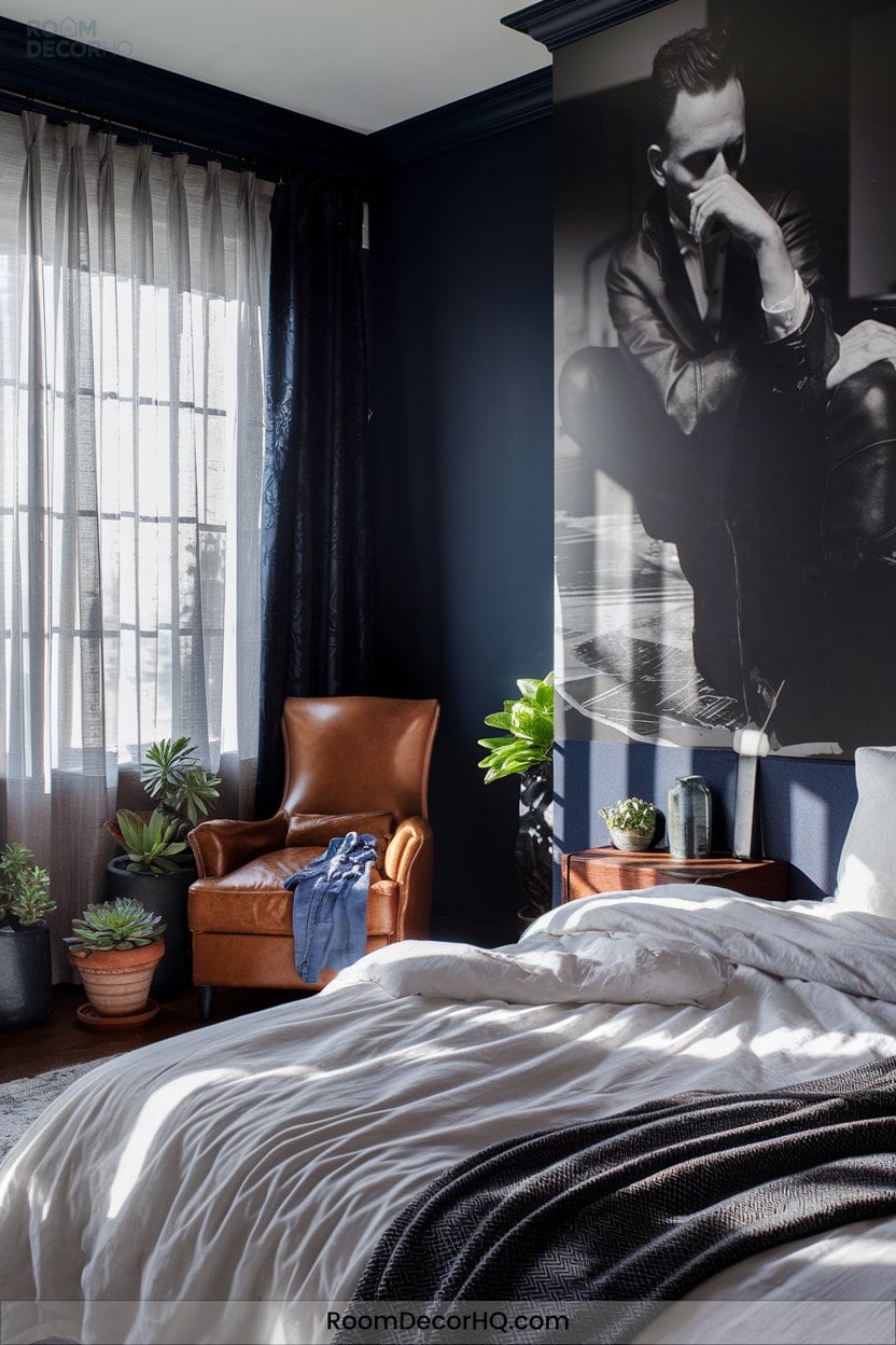 16 Feature Large Scale Wall Decor
