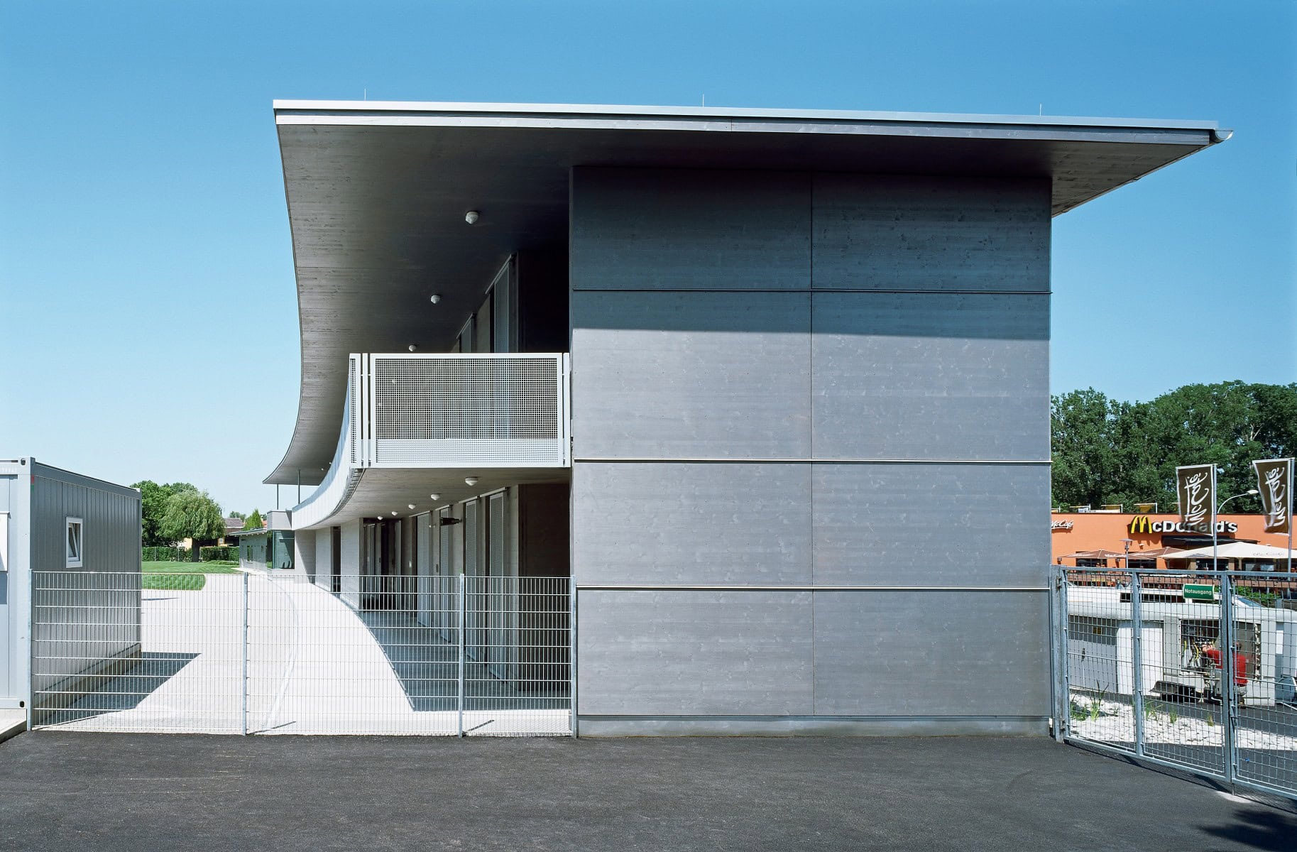 © RUNSER / PRANTL architekten, Weinlandbad, 2130 Mistelbach, Niederösterreich, Österreich, 2009, Freibad, Fotograf Rupert Steiner