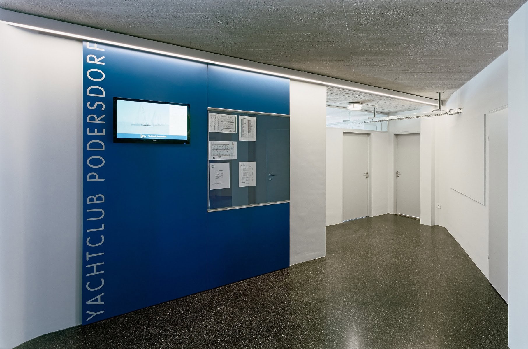 © RUNSER / PRANTL architekten, Yachtclub Podersdorf, 7141 Podersdorf, Burgenland, Österreich, 2009, Sport, Bad, Fotograf Rupert Steiner