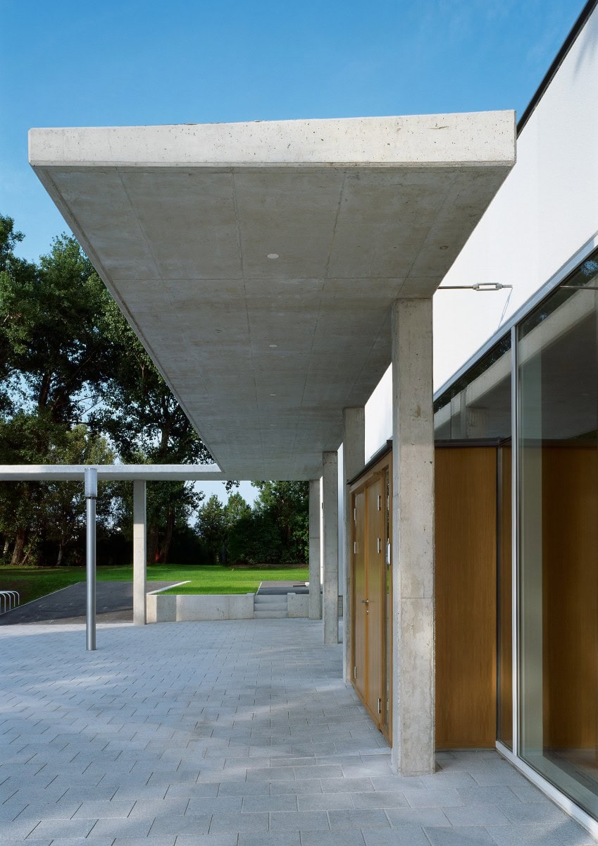 © RUNSER / PRANTL architekten, Pfarrgemeindezentrum, 2353 Neu Guntramsdorf, Niederösterreich, Österreich, 2009, Platzgestaltung, Kirche, Fotograf Rupert Steiner