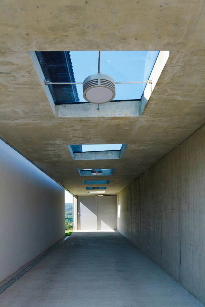 <p>© RUNSER / PRANTL architekten, Haus P., Autoabstellplatz und Terrasse, 3400 Klosterneuburg, Niederösterreich, Österreich, 2012, Wohnhaus, Fotograf Rupert Steiner</p>